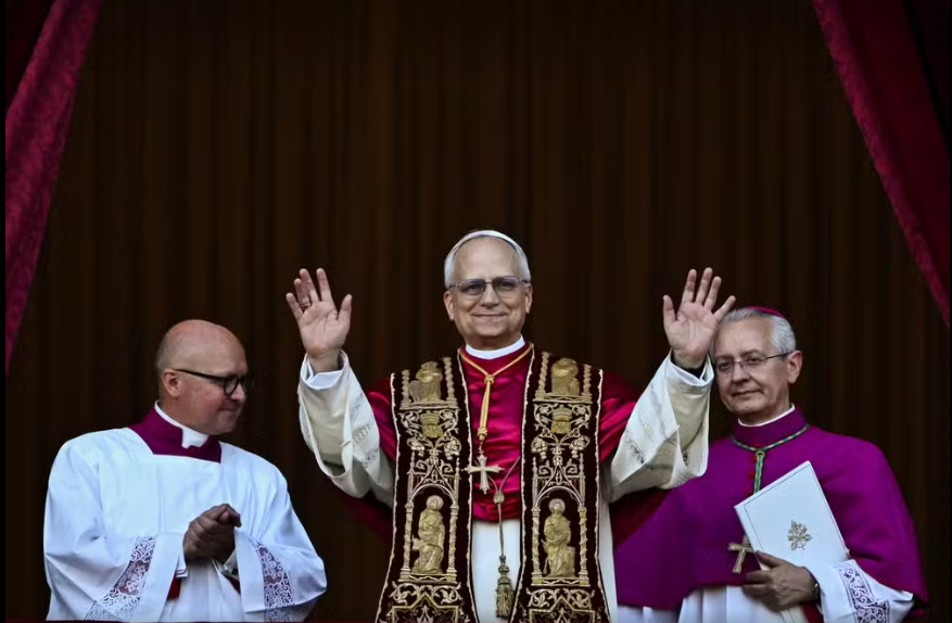 Robert Francis Prevost é o novo papa e escolhe o nome Leão XIV