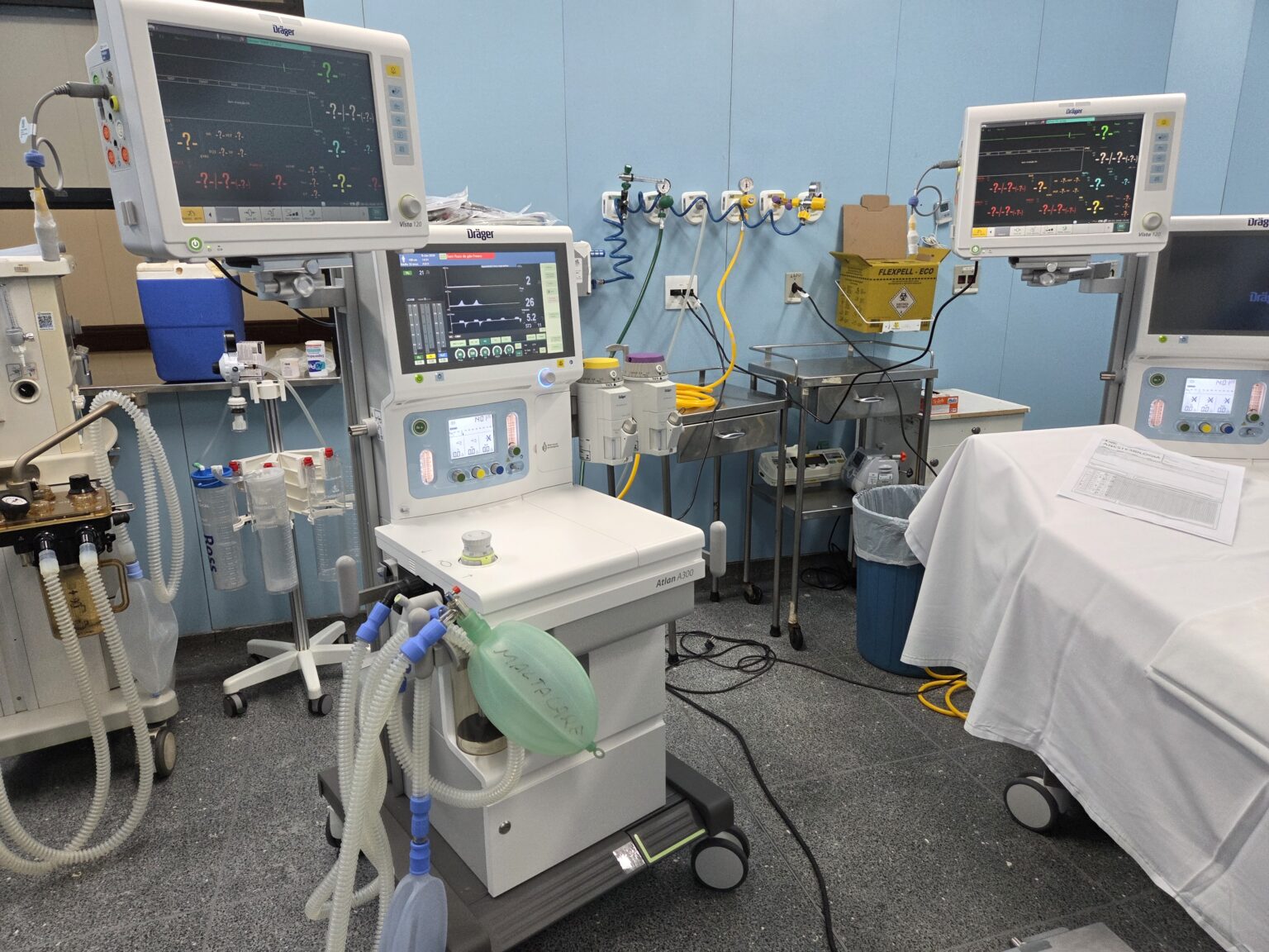 Hospital de Base recebe dois novos aparelhos de anestesia